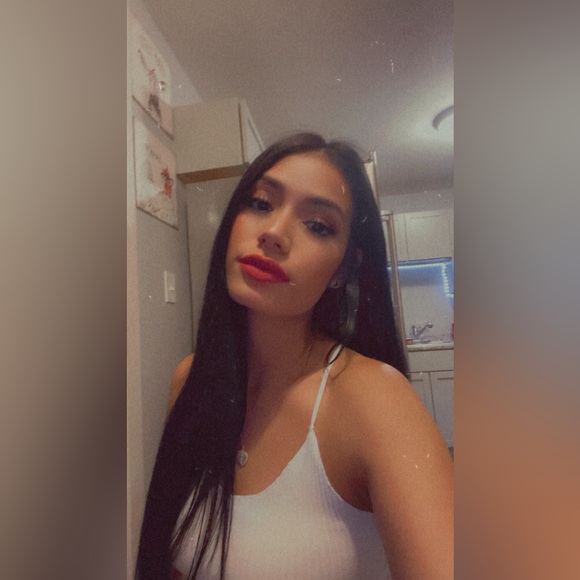 MEET YOUR POSHHER - hiiii im Cindyπ - Picture 2 of 4